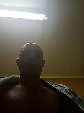 Snapshot of djmorenoo chatting on February 15, 2:12 am djmorenoo online show from February 15, 2:12 am