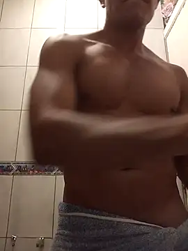 Snapshot of djmorenoo chatting on February 20, 9:39 pm djmorenoo online show from February 20, 9:39 pm