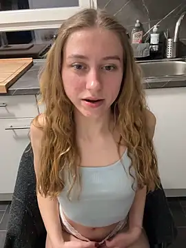 romyxxs online show from March 7, 10:04 pm