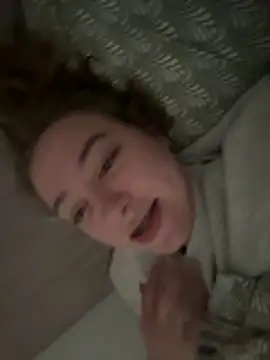 Snapshot of romyxxs chatting on February 10, 8:57 am romyxxs online show from February 10, 8:57 am