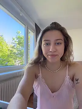 romyxxs online show from May 8, 8:40 am