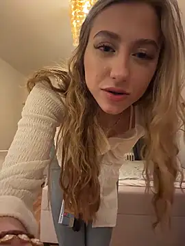 romyxxs online show from April 4, 12:06 am