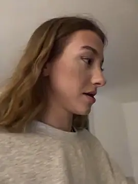 romyxxs online show from March 6, 6:58 pm