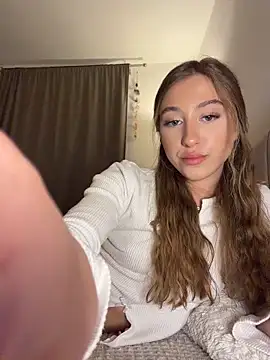 romyxxs online show from April 8, 7:48 pm