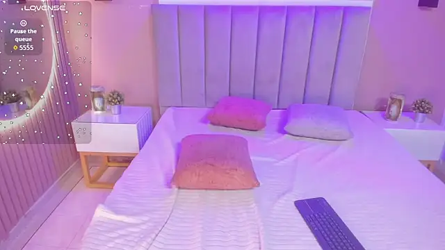  Kailythompson online show from March 6, 7:53 pm