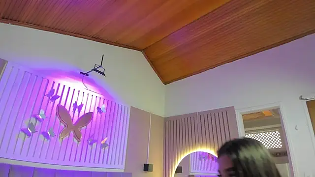  Kailythompson online show from May 24, 7:58 pm