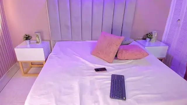 Snapshot of _Kailythompson chatting on February 5, 7:21 pm Kailythompson online show from February 5, 7:21 pm