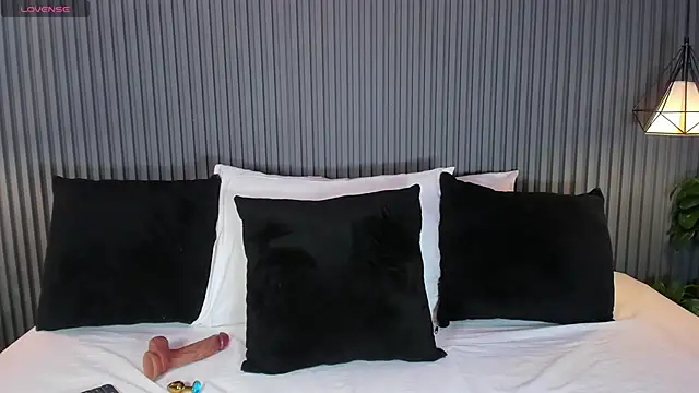 Snapshot of Yalezka_ chatting on February 27, 4:45 am Yalezka online show from February 27, 4:45 am