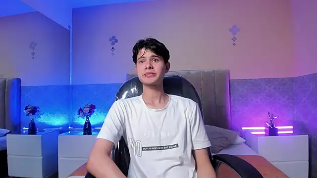 Derek Sinn online show from March 7, 8:25 pm