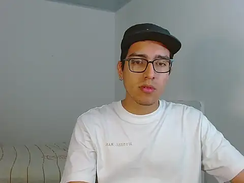 Snapshot of NickFin chatting on July 7, 2:25 am NickFin online show from July 7, 2:25 am