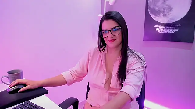 Snapshot of Valenvega_ chatting on February 9, 12:25 pm Valenvega online show from February 9, 12:25 pm