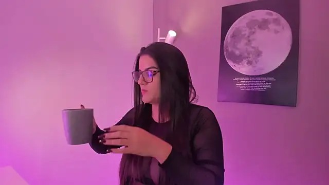 Snapshot of Valenvega_ chatting on February 6, 9:22 pm Valenvega online show from February 6, 9:22 pm