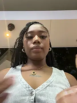 Snapshot of AinaraSaenz chatting on June 9, 11:39 pm AinaraSaenz online show from June 9, 11:39 pm