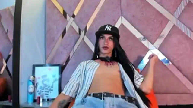 MeghanQueen   online show from May 11, 3:52 am