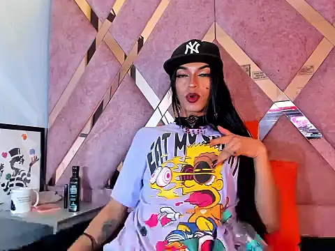 MeghanQueen   online show from May 16, 5:39 am