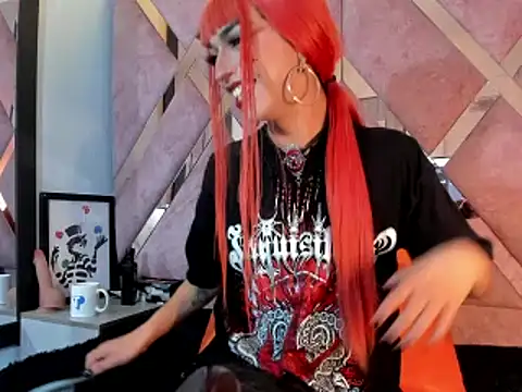 MeghanQueen   online show from May 14, 5:26 am