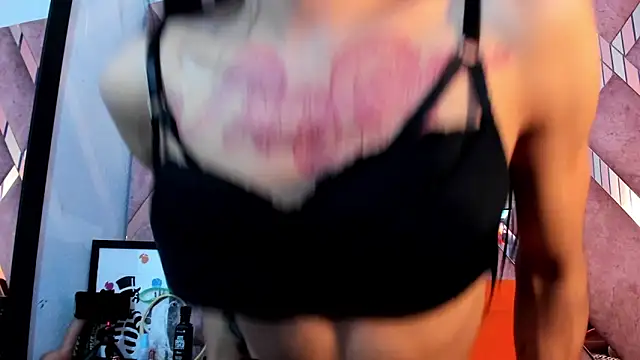 MeghanQueen   online show from April 2, 4:52 am