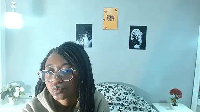 Snapshot of arianna_rossi11 chatting on February 23, 12:06 pm arianna rossi11 online show from February 23, 12:06 pm