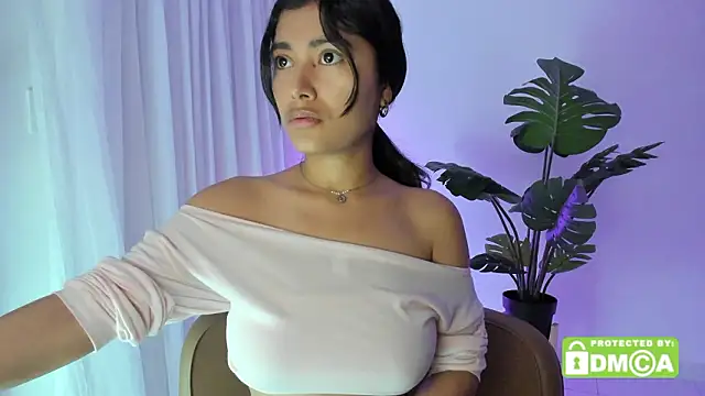 Snapshot of lovesweetash chatting on February 6, 2:51 am lovesweetash online show from February 6, 2:51 am