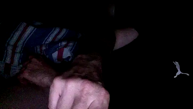Snapshot of dollar_sub chatting on May 4, 2:15 am dollar sub online show from May 4, 2:15 am