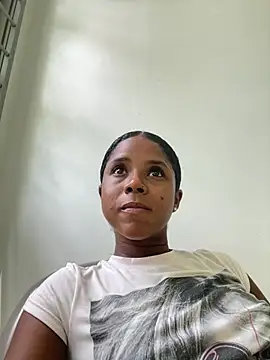 LIA PARKERR online show from April 14, 6:46 pm