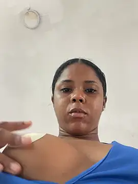 LIA PARKERR online show from March 25, 3:44 pm