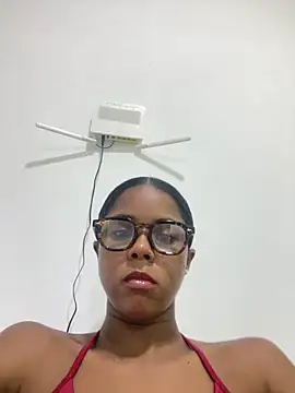 LIA PARKERR online show from March 12, 1:33 am