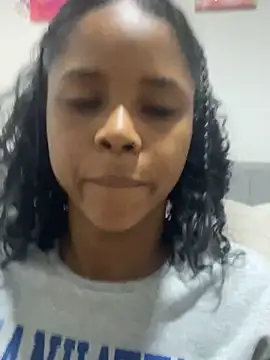 LIA PARKERR online show from February 8, 10:51 pm