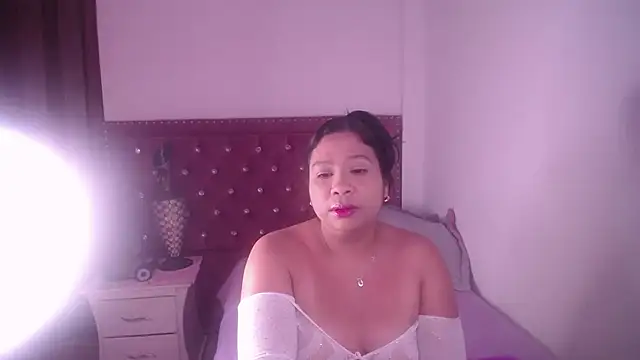 Snapshot of miafuegolatino chatting on July 22, 2:57 am miafuegolatino online show from July 22, 2:57 am