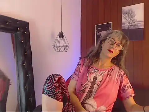 Snapshot of laurasofia45 chatting on February 26, 1:44 pm laurasofia45 online show from February 26, 1:44 pm