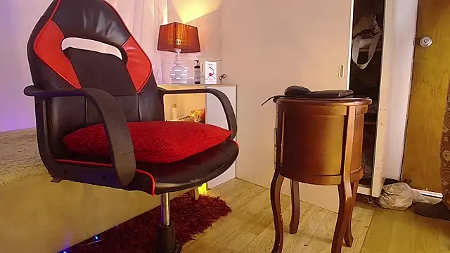 laurasofia45 online show from March 29, 3:02 pm