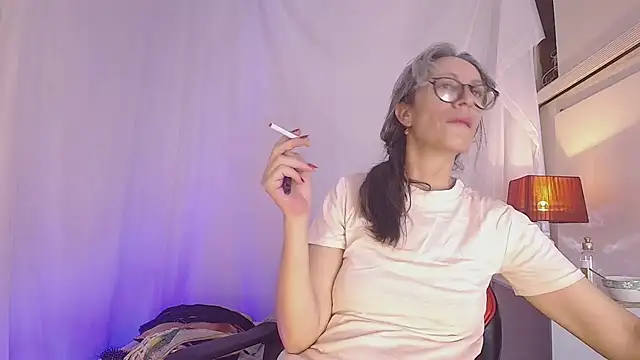 laurasofia45 online show from March 17, 7:33 am