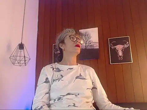 Snapshot of laurasofia45 chatting on February 26, 1:27 am laurasofia45 online show from February 26, 1:27 am