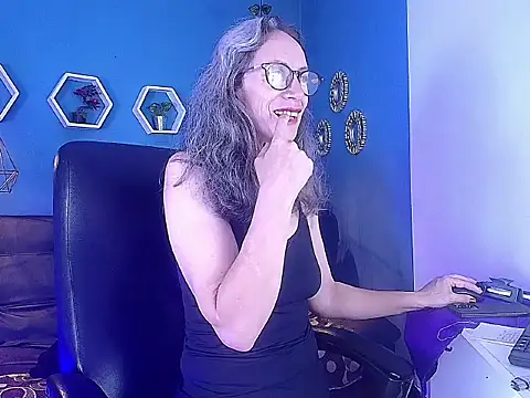 Snapshot of laurasofia45 chatting on February 17, 3:53 pm laurasofia45 online show from February 17, 3:53 pm