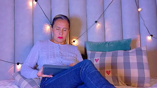 THALIAGRAY   online show from February 27, 2:56 am