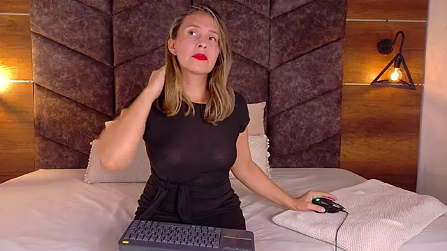 THALIAGRAY   online show from February 11, 2:55 am