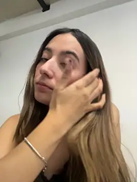 kloe  t18 online show from March 11, 8:47 pm