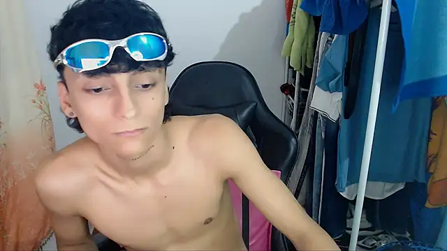 Snapshot of BOY_0914 chatting on February 20, 5:04 am BOY 0914 online show from February 20, 5:04 am