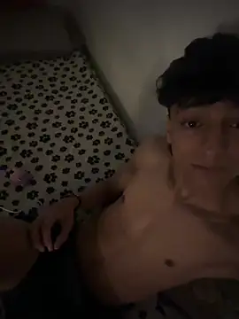 Snapshot of BOY_0914 chatting on February 12, 1:05 am BOY 0914 online show from February 12, 1:05 am