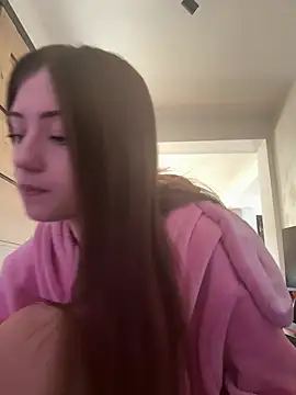 karlaluuvv online show from March 18, 11:13 am