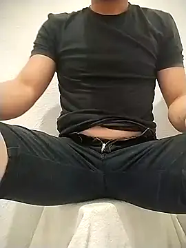 Reuss25 online show from April 4, 1:56 am