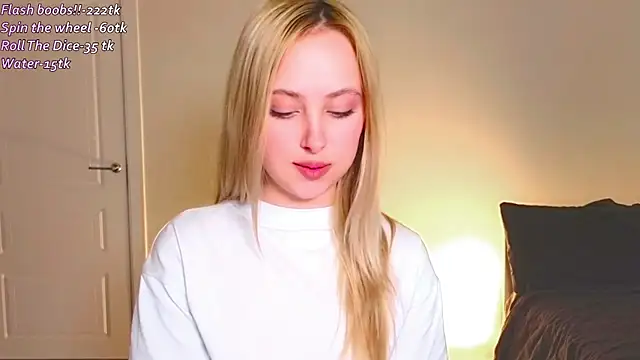 Snapshot of xloex chatting on February 3, 12:32 pm xloex online show from February 3, 12:32 pm