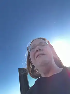 Snapshot of lickablelynn87 chatting on February 25, 3:34 pm lickablelynn87 online show from February 25, 3:34 pm