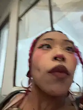 suky pou online show from March 18, 5:03 pm