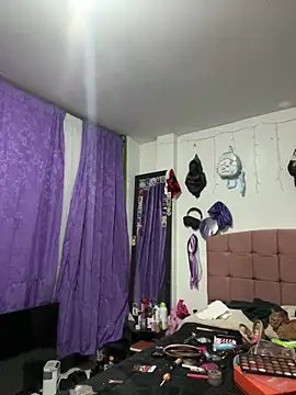 suky pou online show from March 30, 2:24 am