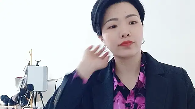 Snapshot of Nikishine chatting on February 25, 2:23 am Nikishine online show from February 25, 2:23 am