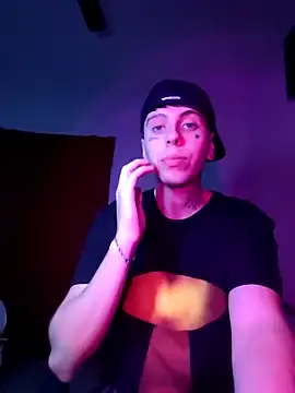 Snapshot of sableye21 chatting on April 3, 4:08 am sableye21 online show from April 3, 4:08 am