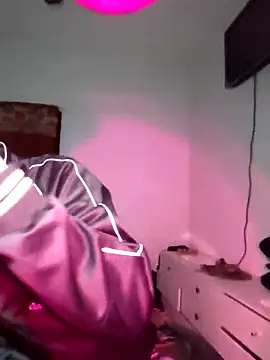 Snapshot of sableye21 chatting on April 5, 2:18 am sableye21 online show from April 5, 2:18 am