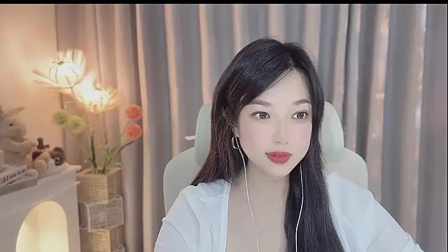 Yumi yuni online show from April 18, 1:02 pm