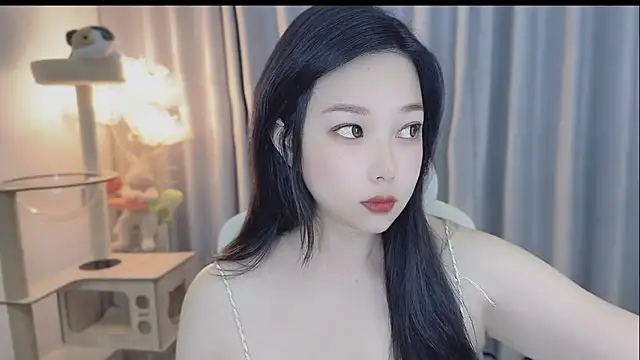 Yumi yuni online show from May 14, 9:01 pm
